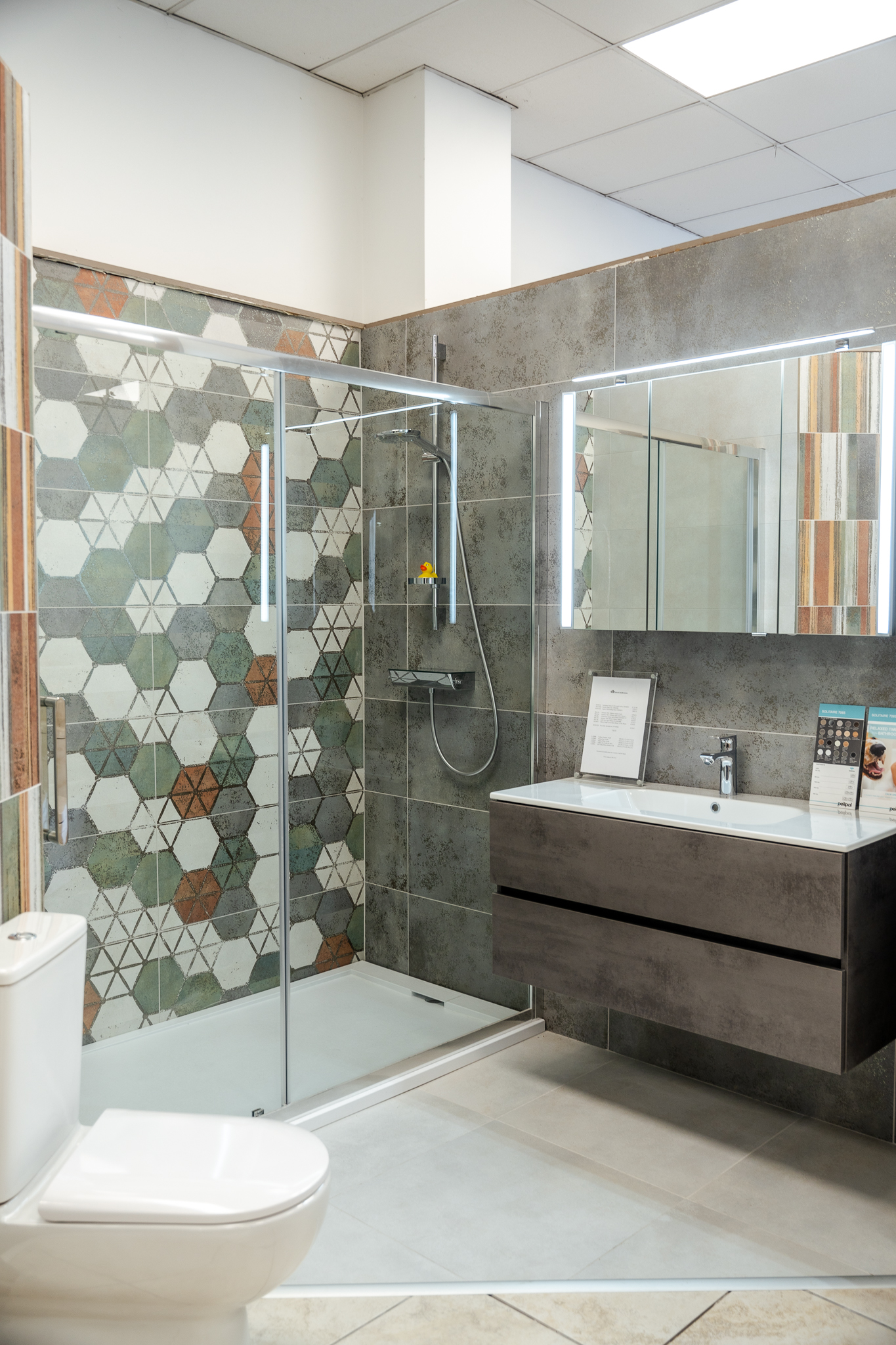 Feature tiles project